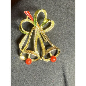 Vintage Signed Gerry's Jingle Bells Brooch Pin Gold Red Green Enamel EUC